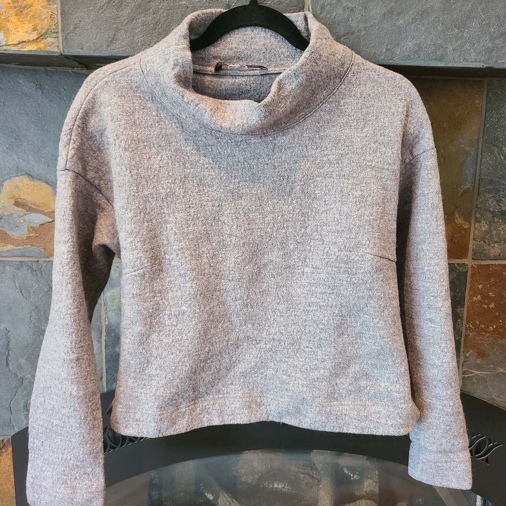 Elemente Clemente Light Grey Long Sleeve Crowl Neck Virgin Wool Sweater size 2/s